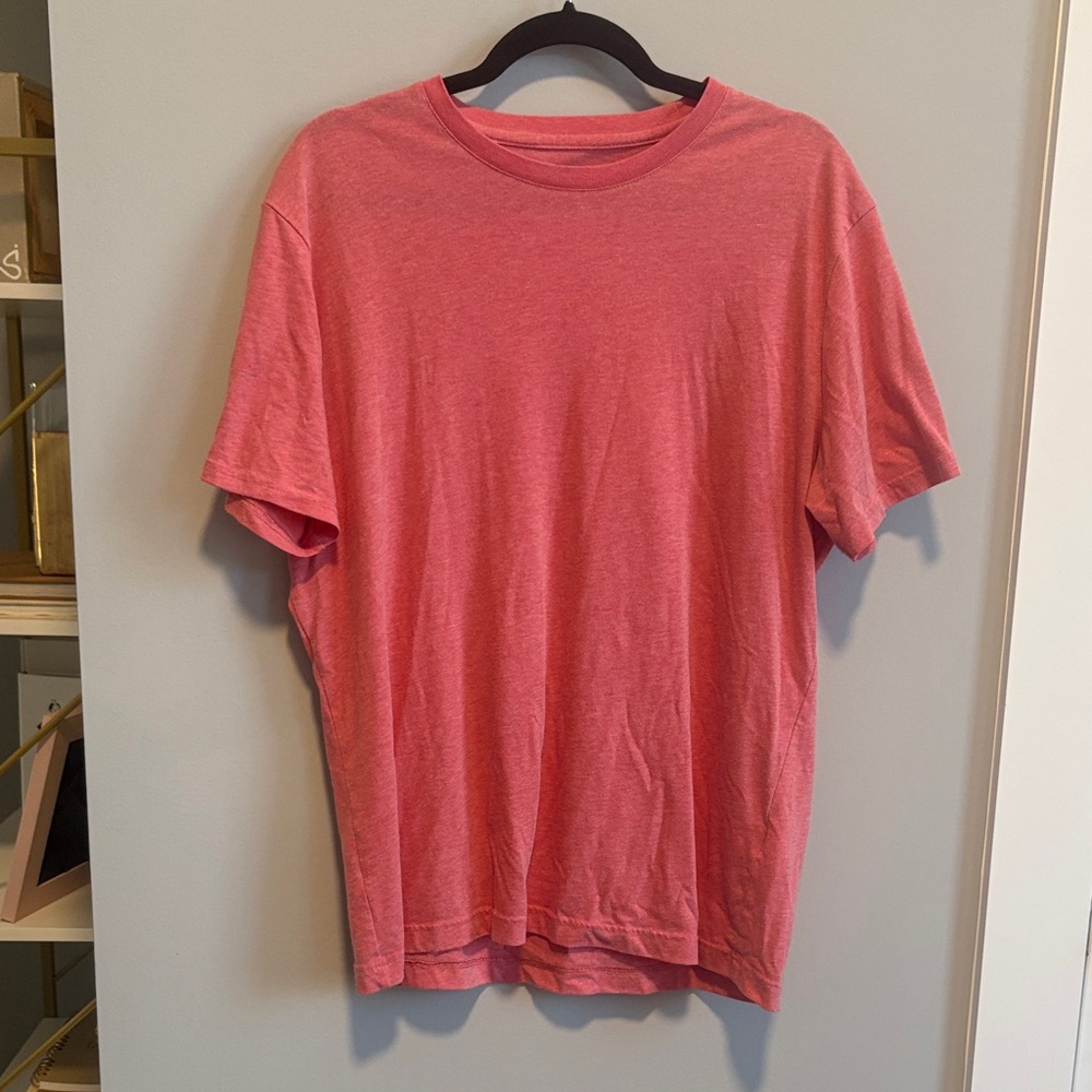 Banana Republic Men's Coral/Salmon/Ref Short Sleeve Tee